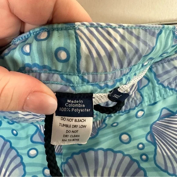 Vineyard Vines Men's Seashell Print Swim Trunks - Picture 5 of 7